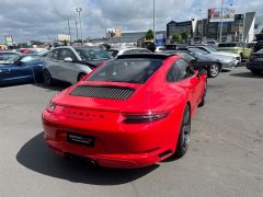 Photo of the vehicle Porsche 911