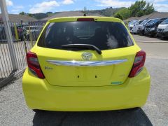 Photo of the vehicle Toyota Vitz