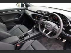 Photo of the vehicle Audi RS Q3