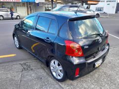 Photo of the vehicle Toyota Vitz