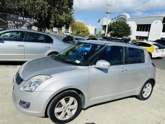 Photo of the vehicle Suzuki Swift