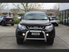 Photo of the vehicle Mitsubishi Triton