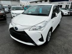 Photo of the vehicle Toyota Vitz