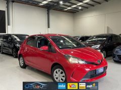 Photo of the vehicle Toyota Vitz