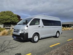 Photo of the vehicle Toyota HiAce