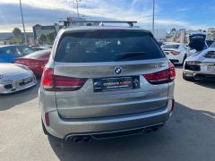 Photo of the vehicle BMW X5