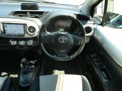 Photo of the vehicle Toyota Vitz