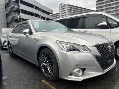 Photo of the vehicle Toyota Crown