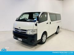 Photo of the vehicle Toyota HiAce