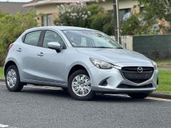 Photo of the vehicle Mazda Demio