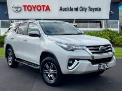 Photo of the vehicle Toyota Fortuner