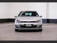 Photo of the vehicle Volkswagen Golf