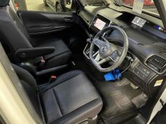 Photo of the vehicle Nissan Serena