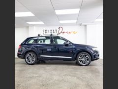 Photo of the vehicle Audi Q7