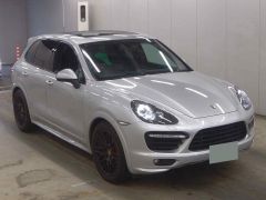 Photo of the vehicle Porsche Cayenne