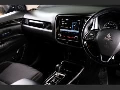 Photo of the vehicle Mitsubishi Outlander