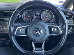 Photo of the vehicle Volkswagen Golf