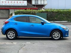 Photo of the vehicle Mazda Demio