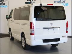 Photo of the vehicle Toyota HiAce