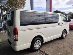 Photo of the vehicle Toyota HiAce