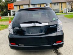 Photo of the vehicle Honda Fit