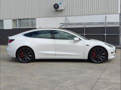 Photo of the vehicle Tesla Model 3