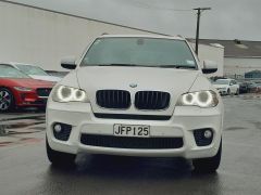 Photo of the vehicle BMW X5