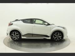 Photo of the vehicle Toyota C-HR