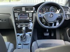 Photo of the vehicle Volkswagen Golf