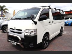 Photo of the vehicle Toyota HiAce