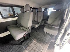 Photo of the vehicle Toyota HiAce