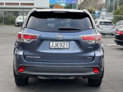 Photo of the vehicle Toyota Highlander