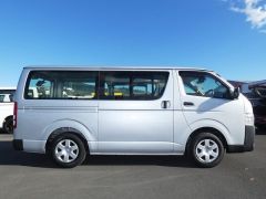 Photo of the vehicle Toyota HiAce