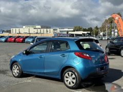 Photo of the vehicle Mazda Demio