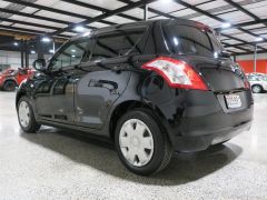 Photo of the vehicle Suzuki Swift