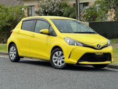 Photo of the vehicle Toyota Vitz