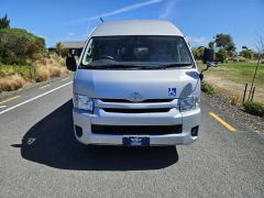 Photo of the vehicle Toyota HiAce