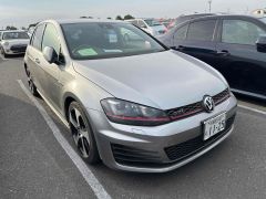 Photo of the vehicle Volkswagen Golf