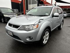 Photo of the vehicle Mitsubishi Outlander