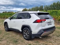 Photo of the vehicle Toyota RAV4