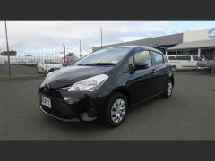 Photo of the vehicle Toyota Vitz