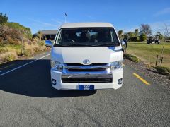 Photo of the vehicle Toyota HiAce