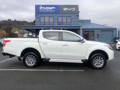 Photo of the vehicle Mitsubishi Triton