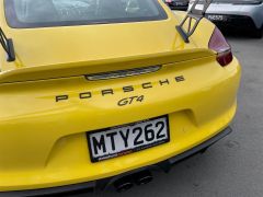 Photo of the vehicle Porsche Cayman