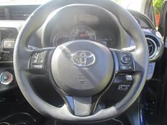 Photo of the vehicle Toyota Vitz