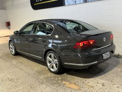 Photo of the vehicle Volkswagen Passat