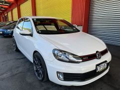 Photo of the vehicle Volkswagen Golf