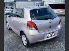 Photo of the vehicle Toyota Vitz