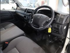 Photo of the vehicle Toyota HiAce