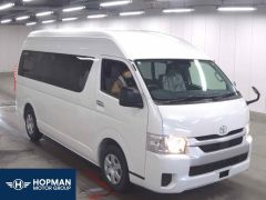 Photo of the vehicle Toyota HiAce